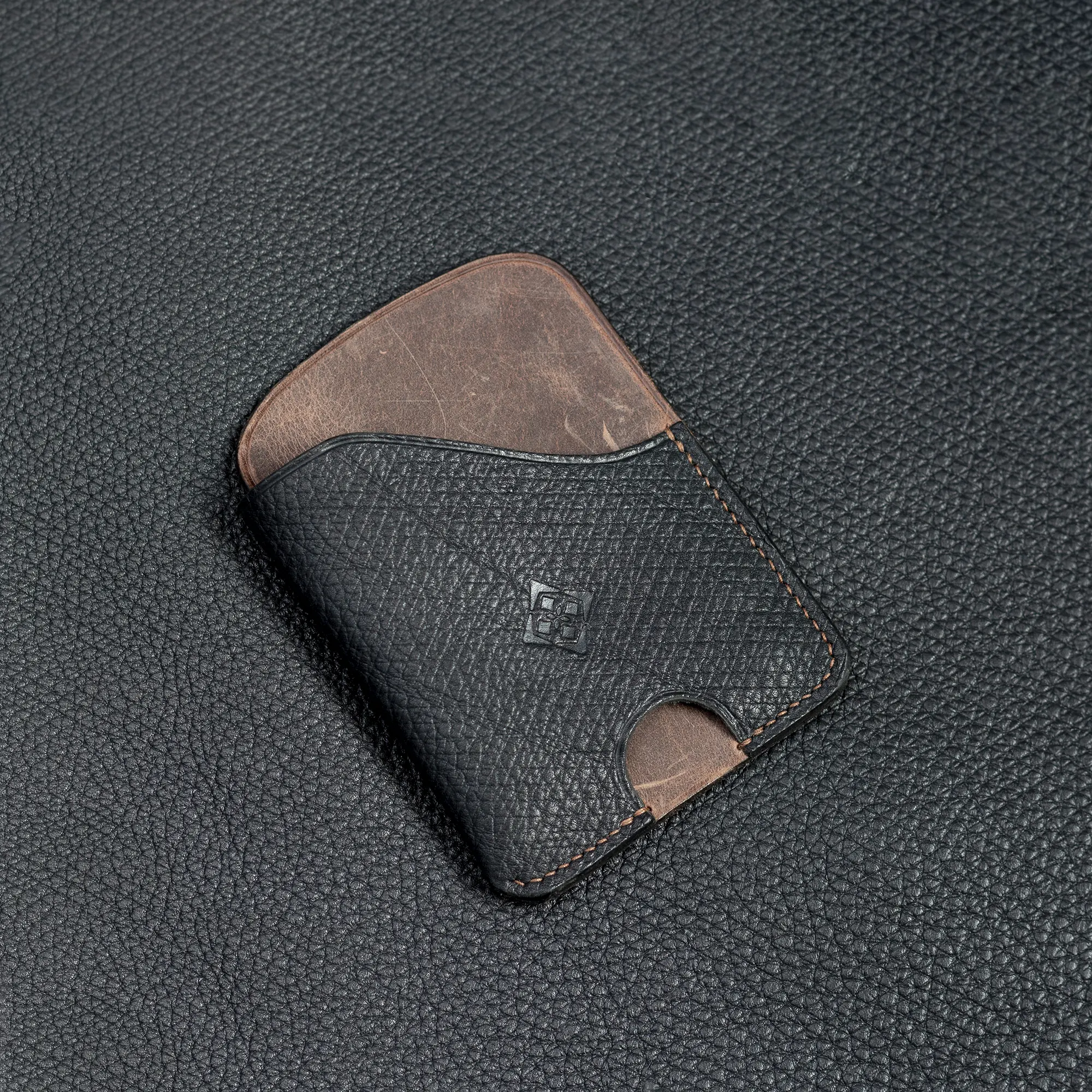 el dedal handmade leather card wallet